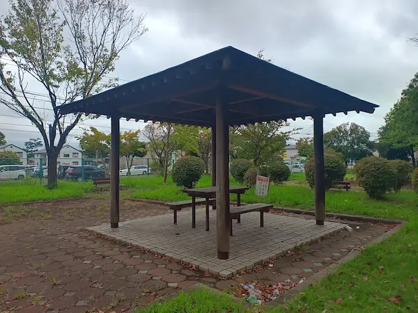 屋根付きベンチ