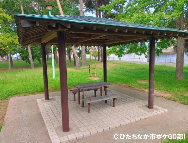 屋根付きベンチ