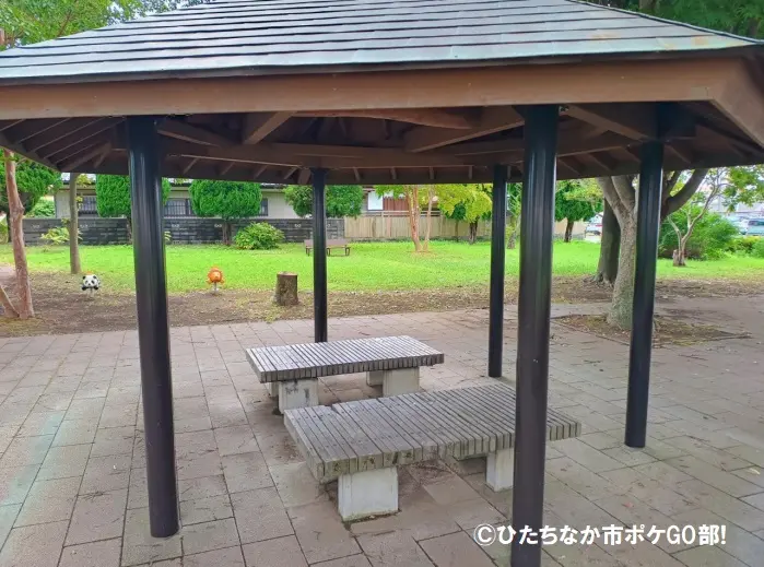 屋根付きベンチ