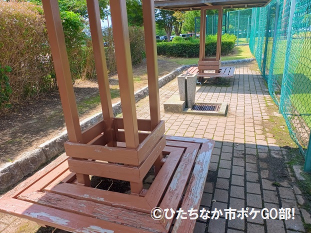 屋根付きベンチ