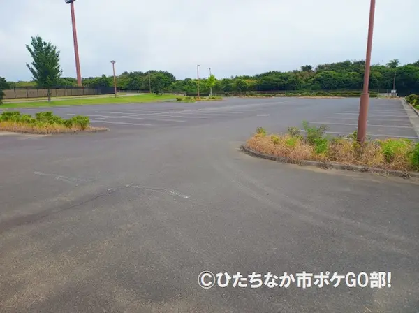 公園南側駐車場